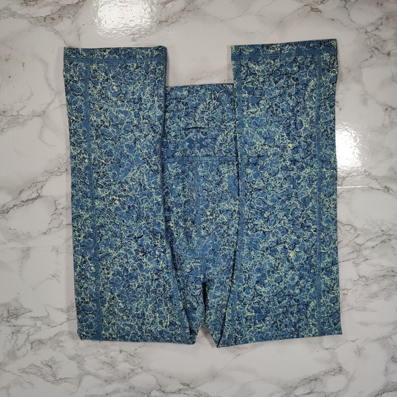 Under Armour Blue Green Patterned Leggings Size XS - Picture 2 of 7